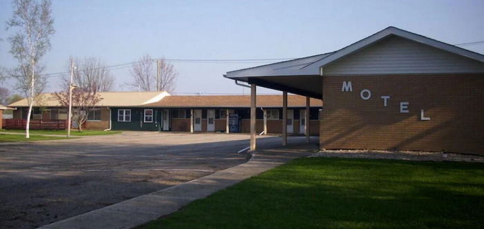 Helm Restaurant and Motel (Harbor Beach Inn) - Recent Photos From Website (newer photo)